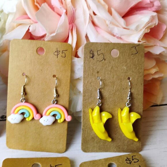 NEW 10 Novelty Earrings Lot/Bundle Flower, Gummy Bears, Donuts, Rainbow, Paws - Picture 4 of 6